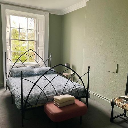 Kilkenny Tourist Hostel Екстер'єр фото
