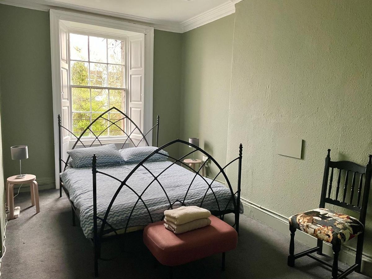 Kilkenny Tourist Hostel Екстер'єр фото